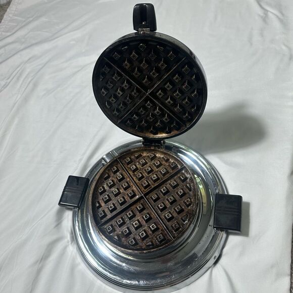Vintage GENERAL ELECTRIC Waffle Maker 119YI97 Art Deco Made In USA Tested - Picture 8 of 15